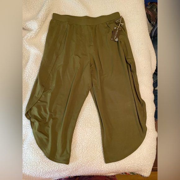 Matilda Jane Pants - Matilda Jane olive colored size large capris. NWT